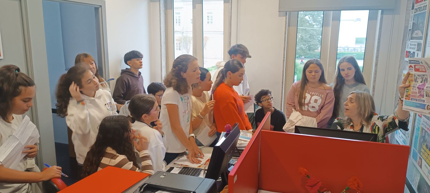 Alunos do 8.ºG visitam redação do jornal Notícias de Fafe
